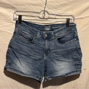 Signature by Levi Strauss Mid-Rise Denim Shorts - Light Blue Wash